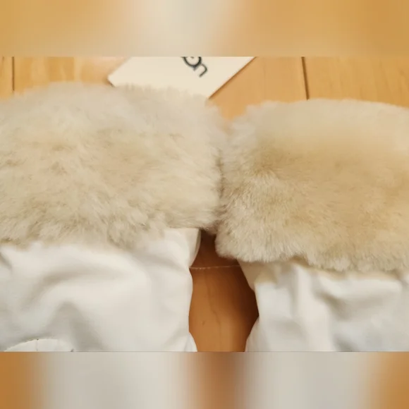 🎁UGG quilted women's white gloves with leather trim L/XL - Picture 6 of 13